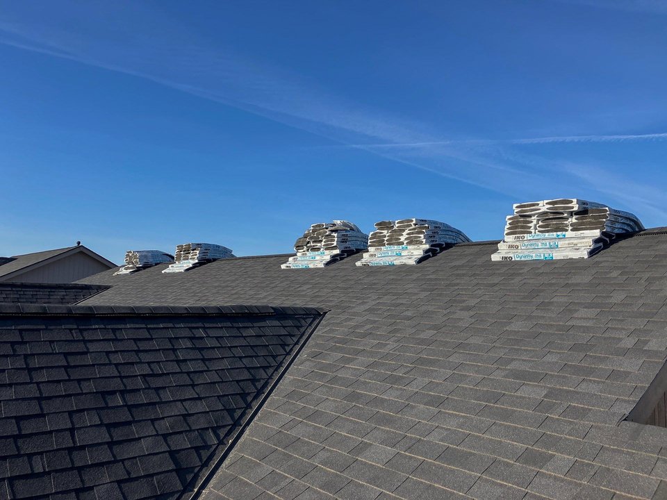 How Much Does a 2000 Square Foot Roof Cost